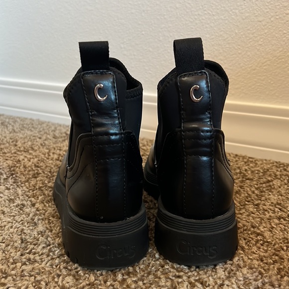 Circus by Sam Edelman Chelsea Ankle Boots - Picture 2 of 6